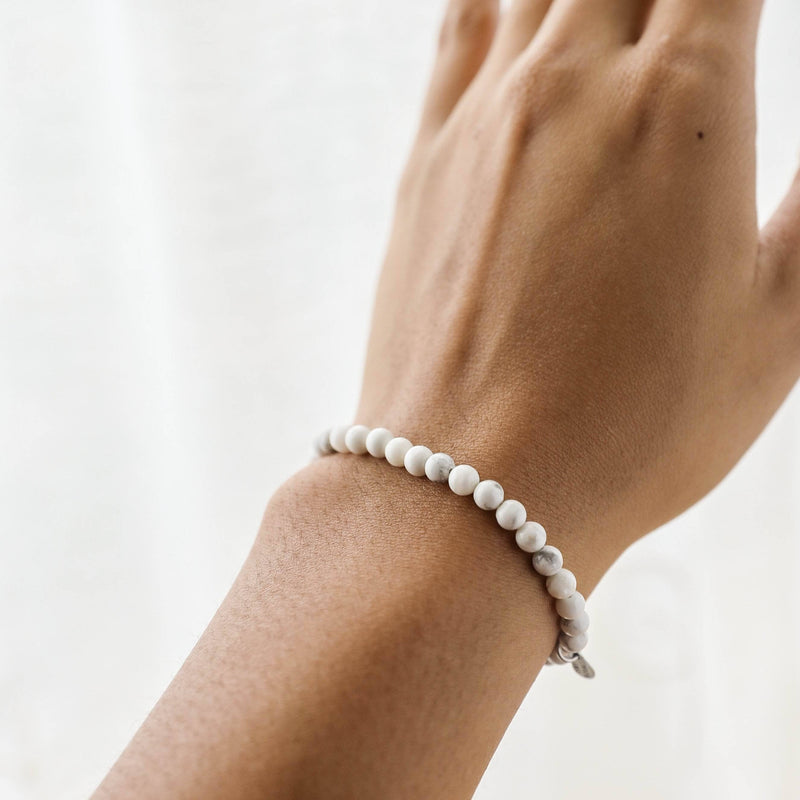 Amazon.com: WORLD WIDE GEMS AAA++ Rare Quality White Howlite Bracelet,10mm  White Stone Bracelet,White Gemstone Bracelet,White Howlite Beads,Gemstone  Stretch Bracelet Code- WAR11075: Clothing, Shoes & Jewelry